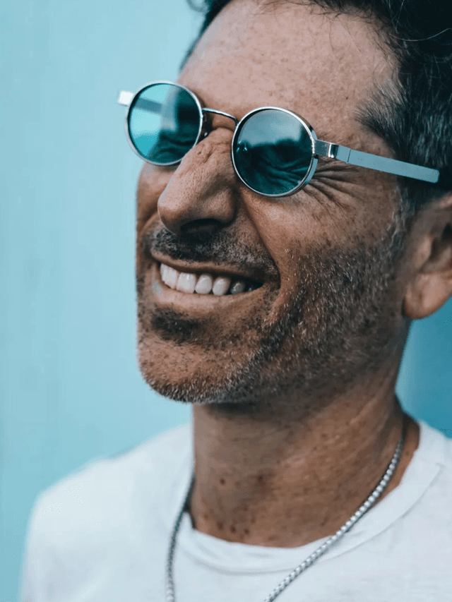 Tenor Blue performing live